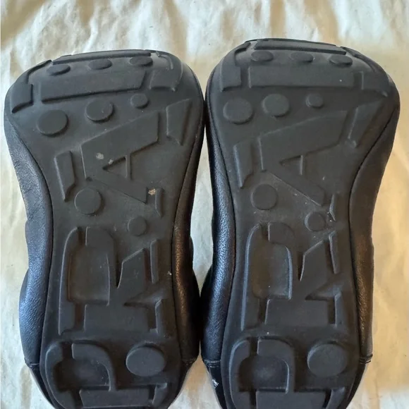 Prada Glossy Black Flats for Women - Picture 5 of 5